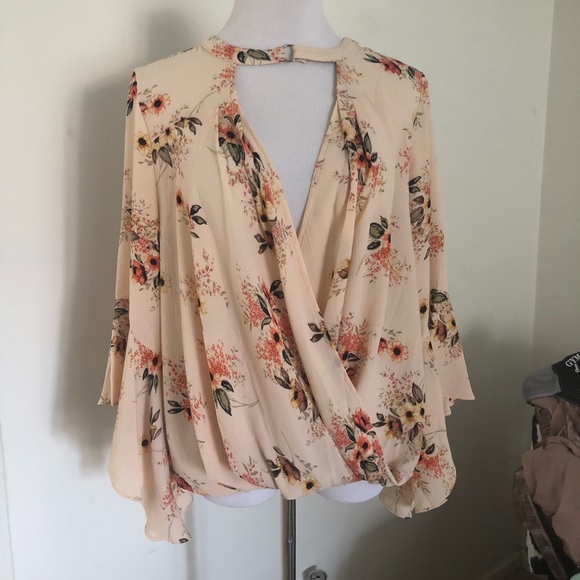 JODIFL Tops - Floral blouse